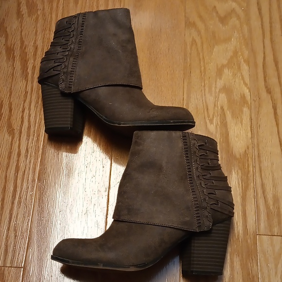 Fergalicious brown ankle boots size 8.5. - Picture 2 of 5